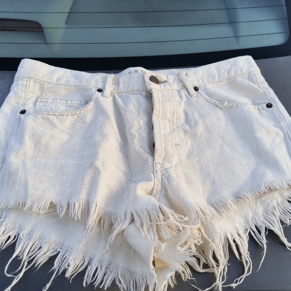 Frayed Hem Cream Women Shorts